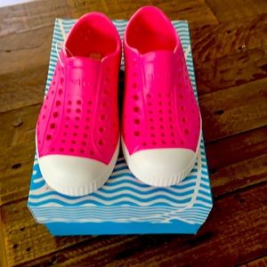 Native Shoes Size 10 Pink